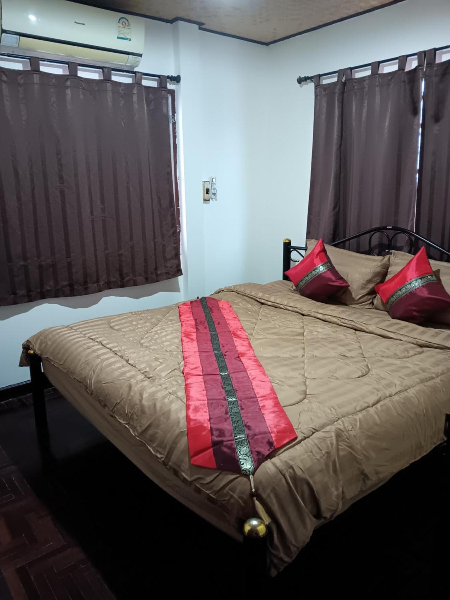 Hug Glur House&Hostel Chiang Mai Exterior foto